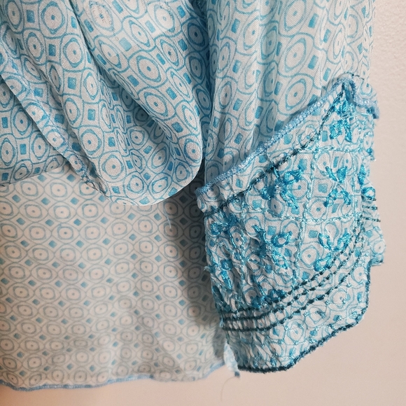 Cassidi womens blouse XS blue see through embroidery slits - Picture 3 of 6